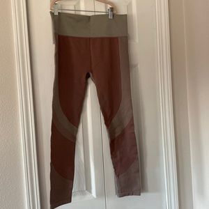 Carly Jean Los Angeles size large athletic tights/leggings.